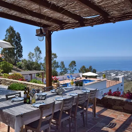 In With Private Pool Villa Sayalonga